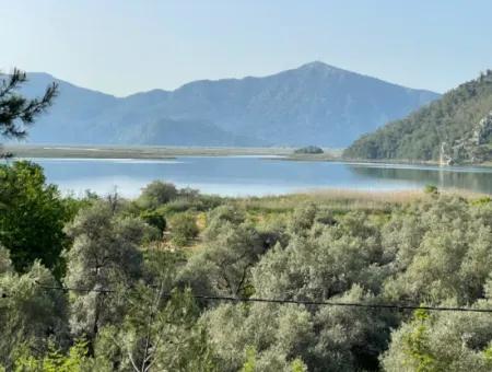 6.821M2 Dorfhaus Zum Verkauf Mit Blick Auf Den Çandir See