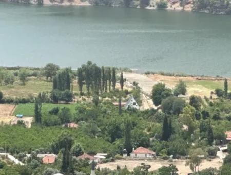 Çandır'da Göl Deniz Manzaralı Satılık Arsa